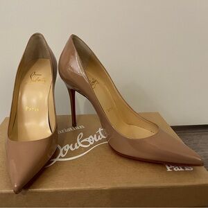 BRAND NEW - Christian Louboutin Décolleté Pumps. Size 34